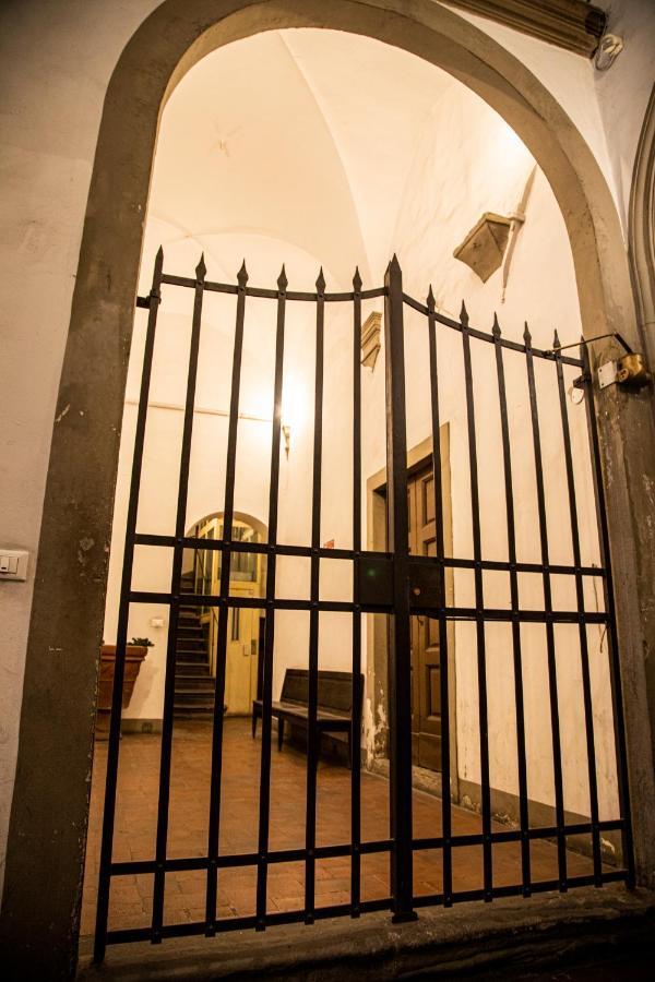 Studio In Tornabuoni Within A Renaissance Building Apartment Florence Exterior photo